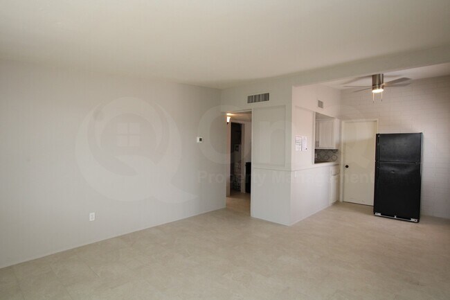 Foto del edificio - 3207 N 67th Pl