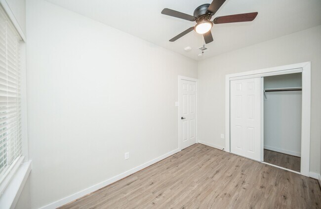 Foto del edificio - 10317 Lake Rd