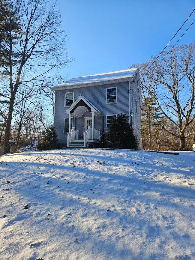 Building Photo - 260 Schunnemunk Rd