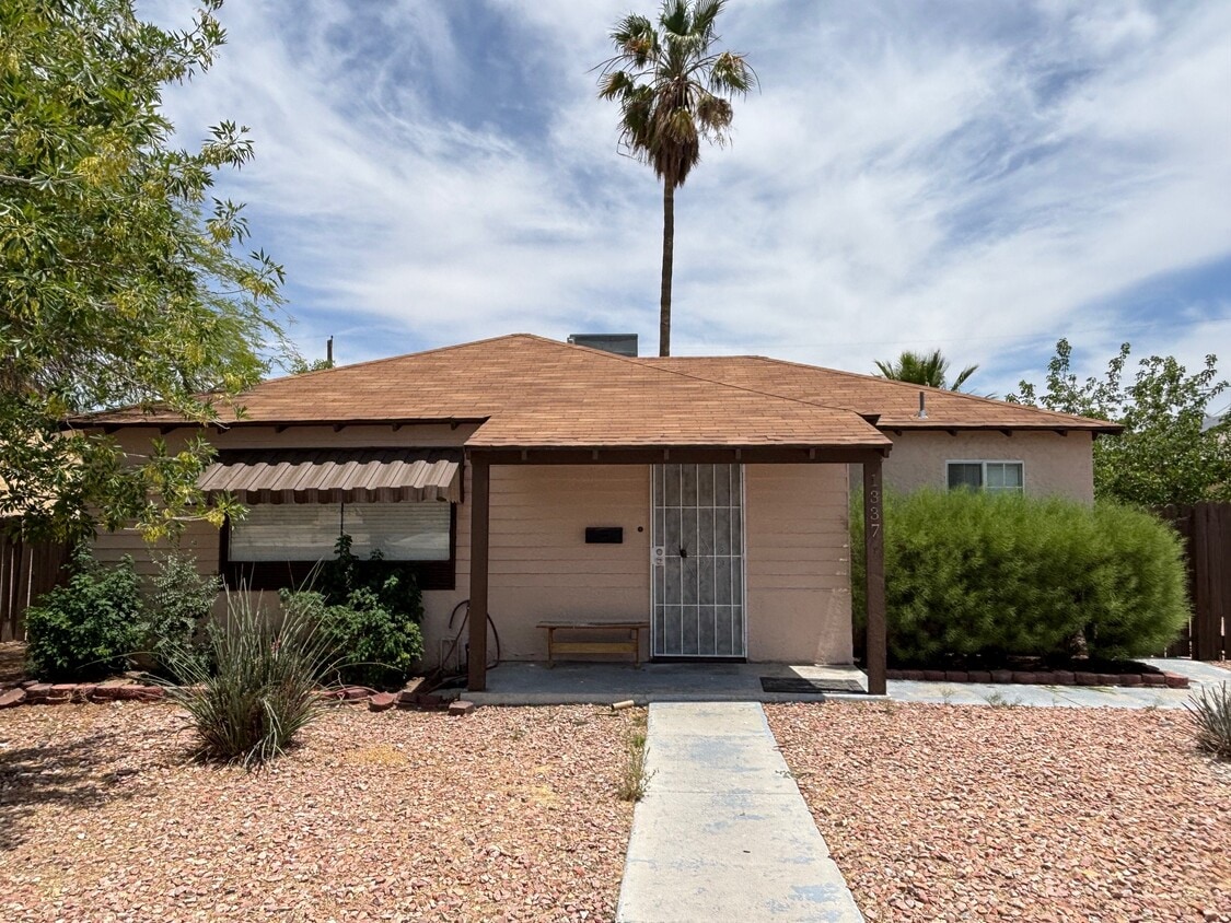 Primary Photo - 1337 Melville Dr
