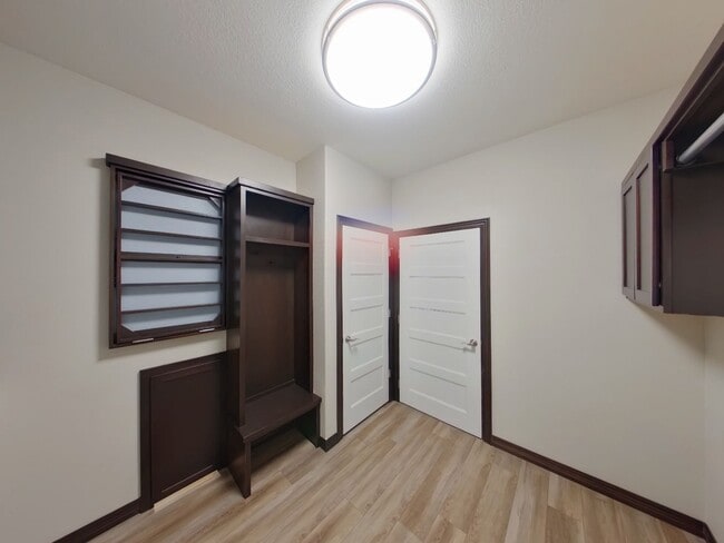 Foto del edificio - 1377 S Sierra Hls St