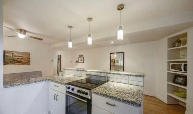 Foto del edificio - 1013 Otis Pl NW