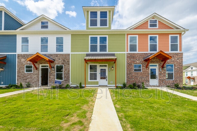 Building Photo - 1904 Cypress Ln