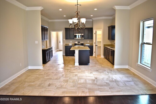 Building Photo - 421 Berg Ct