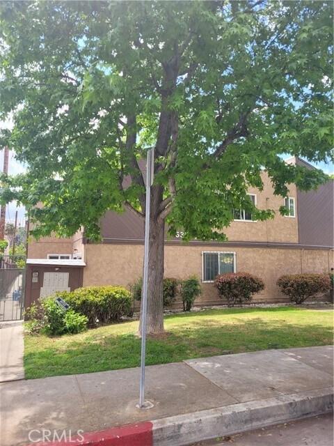 Primary Photo - 630 E Acacia Ave