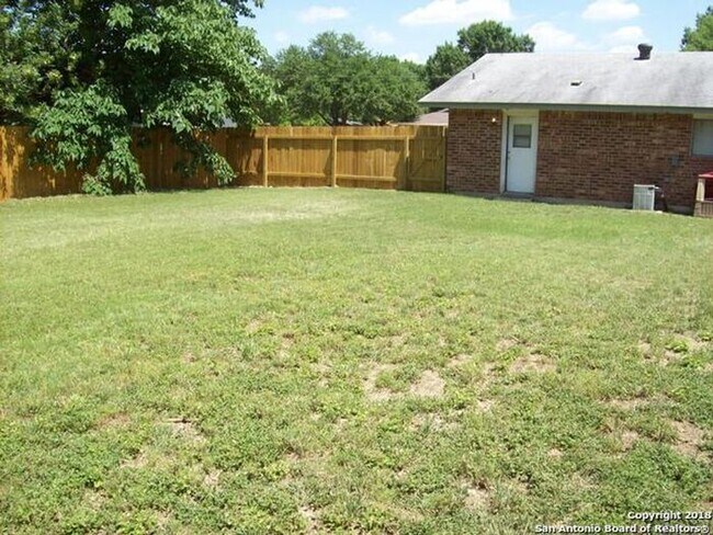 Building Photo - 2/1 Duplex Home! HUGE Fenced In Backyard!