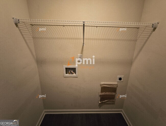 Foto del edificio - 101 Cypress Point