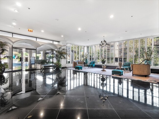 Foto del edificio - 1333 S Beverly Glen Blvd