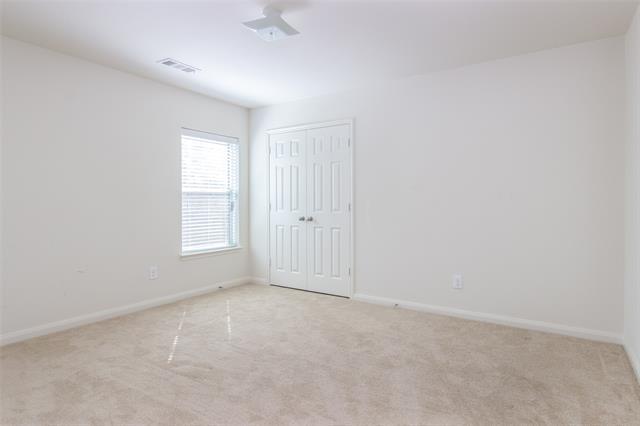 Foto del edificio - 128 Oriole Dr