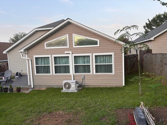 Foto del edificio - 1114 High Meadow Dr