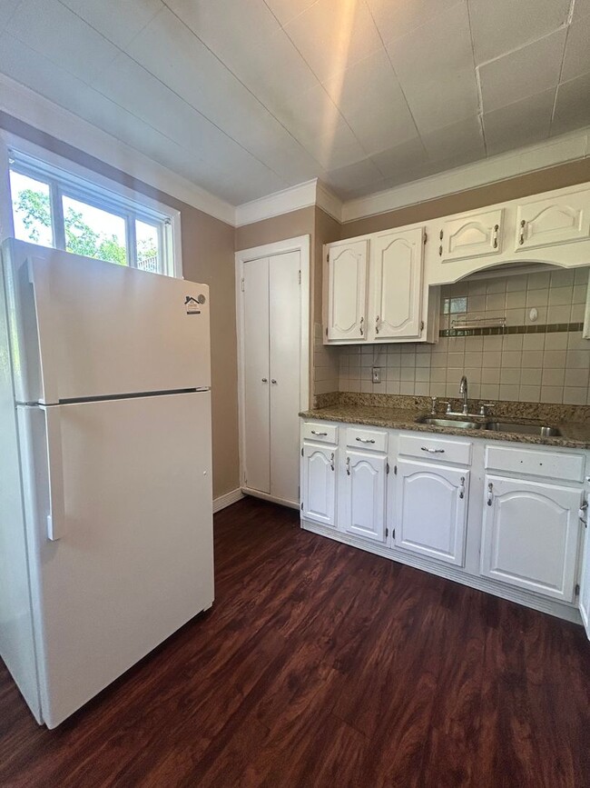 Building Photo - vin4031