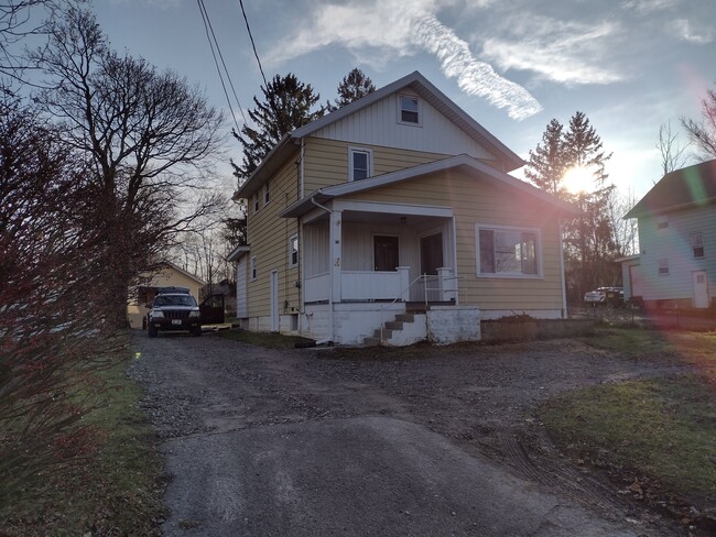 Foto del edificio - 69 W Cook Rd