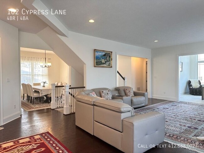 Foto del edificio - 102 Cypress Ln