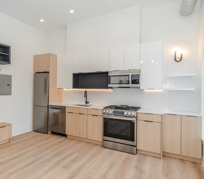 Building Photo - 2718 N Hampden Ct