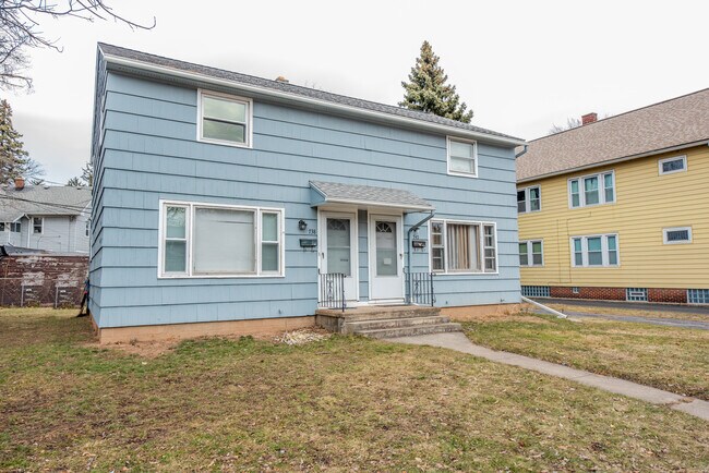 Building Photo - 738 Blossom Rd