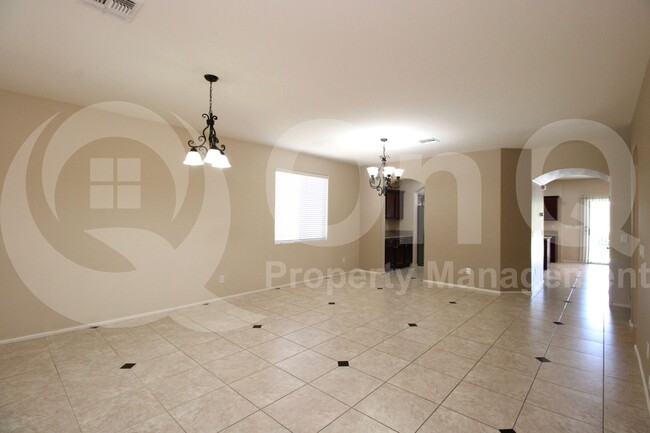Building Photo - 4313 E Folgers Rd