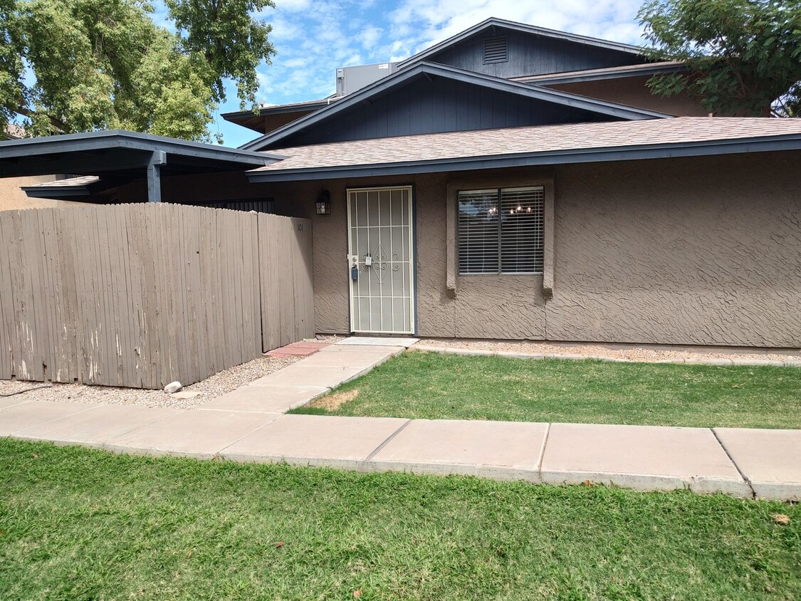 Primary Photo - 2 Bedroom 1 Bath Condo in Desirable Chandl...