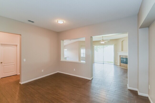 Building Photo - 2630 Oak Haven Dr