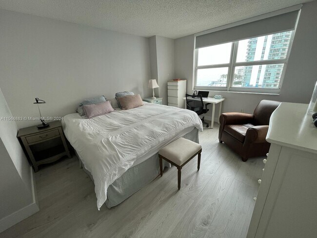 Foto del edificio - 1155 Brickell Bay Dr