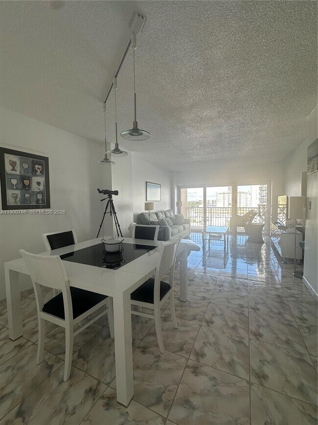 Foto del edificio - 1965 S Ocean Dr