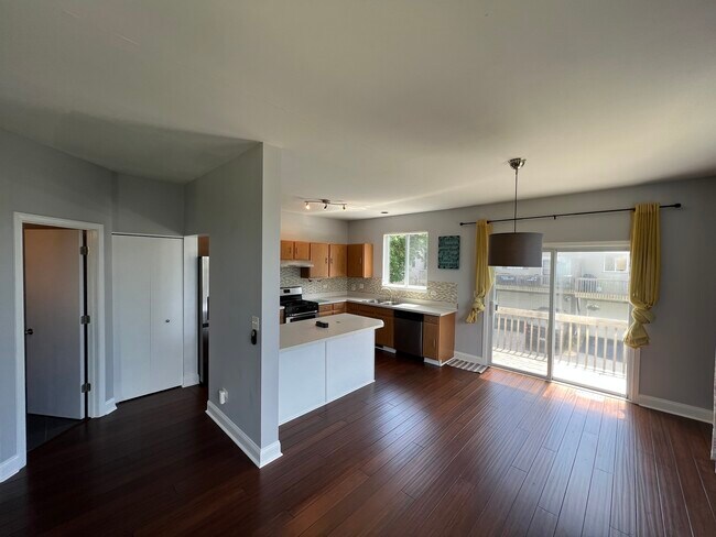 Building Photo - 432 Littleton Trail