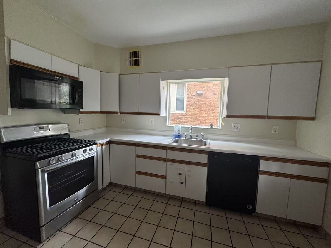 Foto principal - 5439 5th Ave