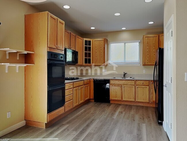 Foto del edificio - 9742 Jasper Dr