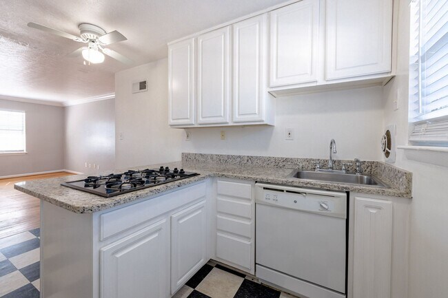 Building Photo - Peachtree Hills Court, 2-bedroom Atlanta a...