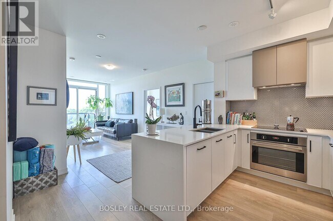 Photo du bâtiment - 899 Queen St E