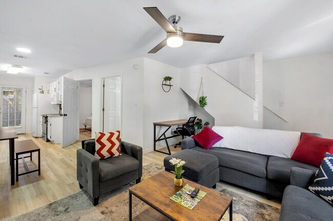 Foto del edificio - 1308 W Brevard St