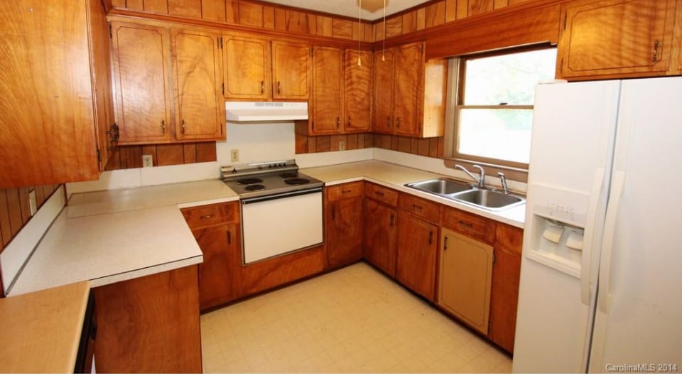 Building Photo - 302 Wilkes Dr