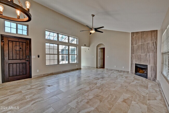 Foto del edificio - 5813 E Marconi Ave