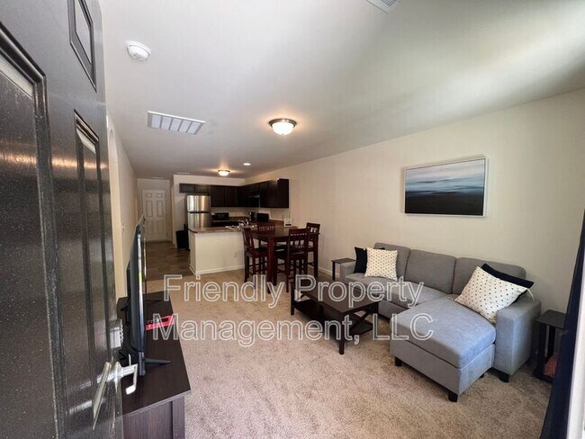 Foto del edificio - 1202 W Meadowview Rd