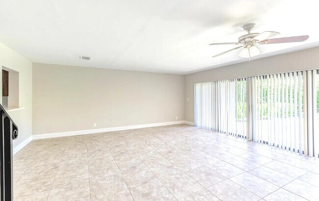 Foto del edificio - 663 Dover St