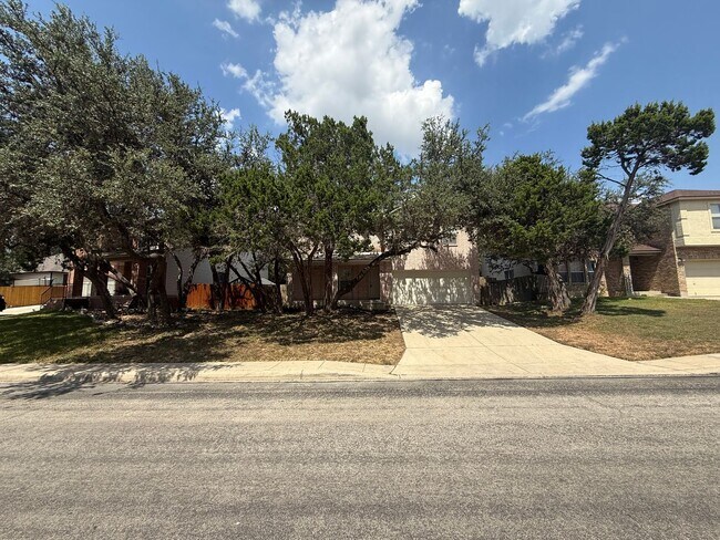 Building Photo - 4bd 2.5ba in Prime Location