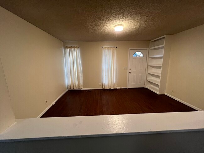 Living area - 3104 Stoney Brook Cir