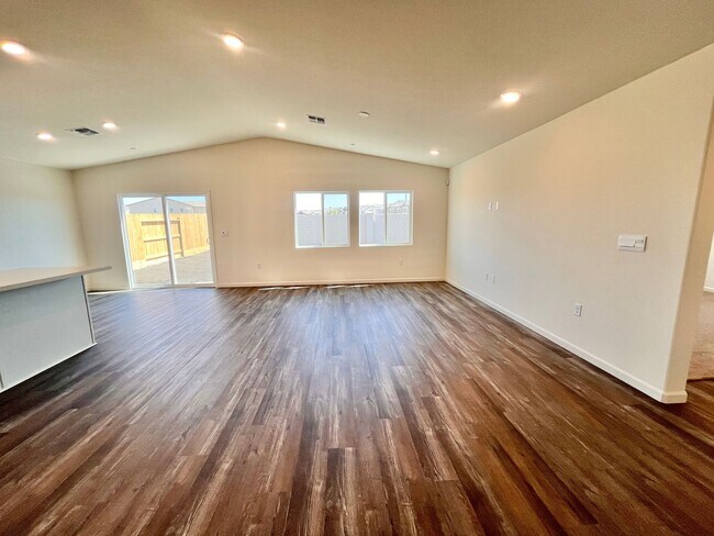 Foto del edificio - Brand New 3 Bedroom, 2 Bath Home with Sola...
