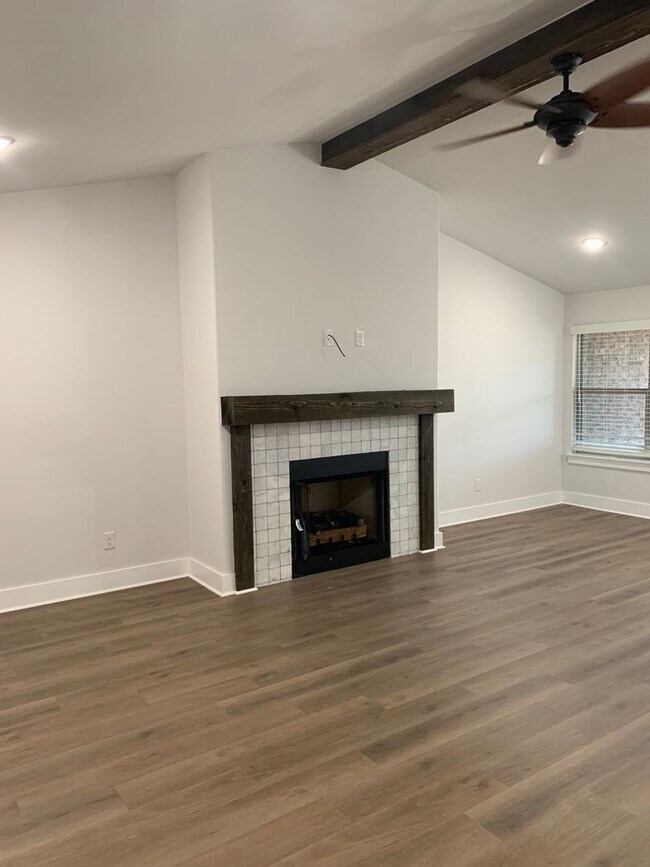 Building Photo - BEAUTIFUL 3 Bedroom HOME in CENTERTON! FOR RENT