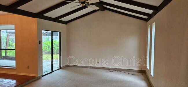 Foto del edificio - 5030 Merganser Dr