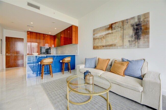 Foto del edificio - 2678 Tigertail Ave