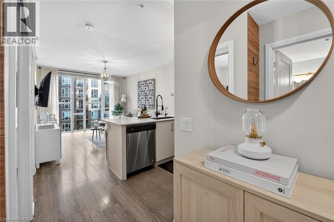 Building Photo - 16 Concord Pl