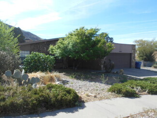 Building Photo - 2404 Madre Dr NE