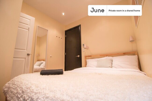 Building Photo - Room in Shared 4 bed/2 bath home in Upper West Side
