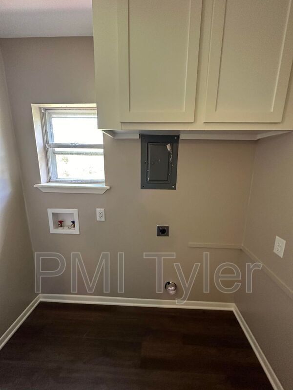 Foto del edificio - 2007 Bradshaw Dr