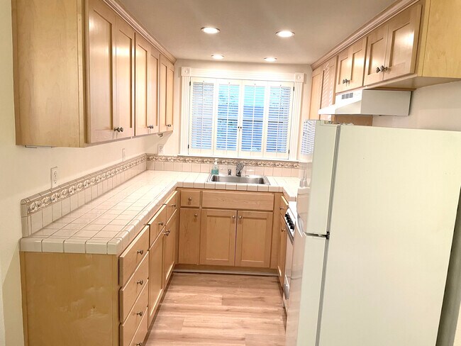 Building Photo - 109 Edelen Ave