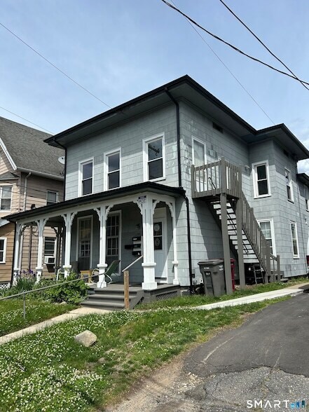 Building Photo - 163 Meadow St