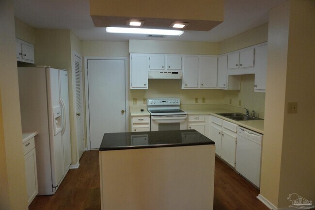 Foto del edificio - 5001 Grande Dr