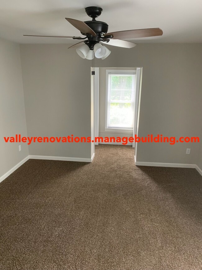 Foto del edificio - 218 Dewey Ave