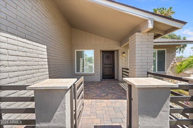 Foto del edificio - 8642 E San Bruno Dr