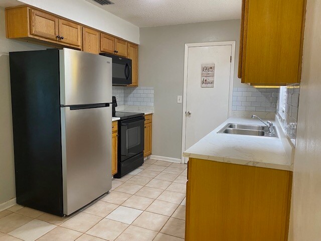 Foto del edificio - 32208 Alice St